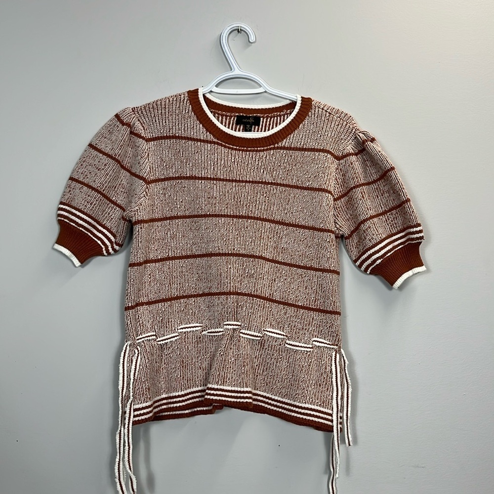 Ontwelfth knit top size small